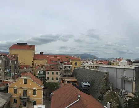 Marmont Apartment